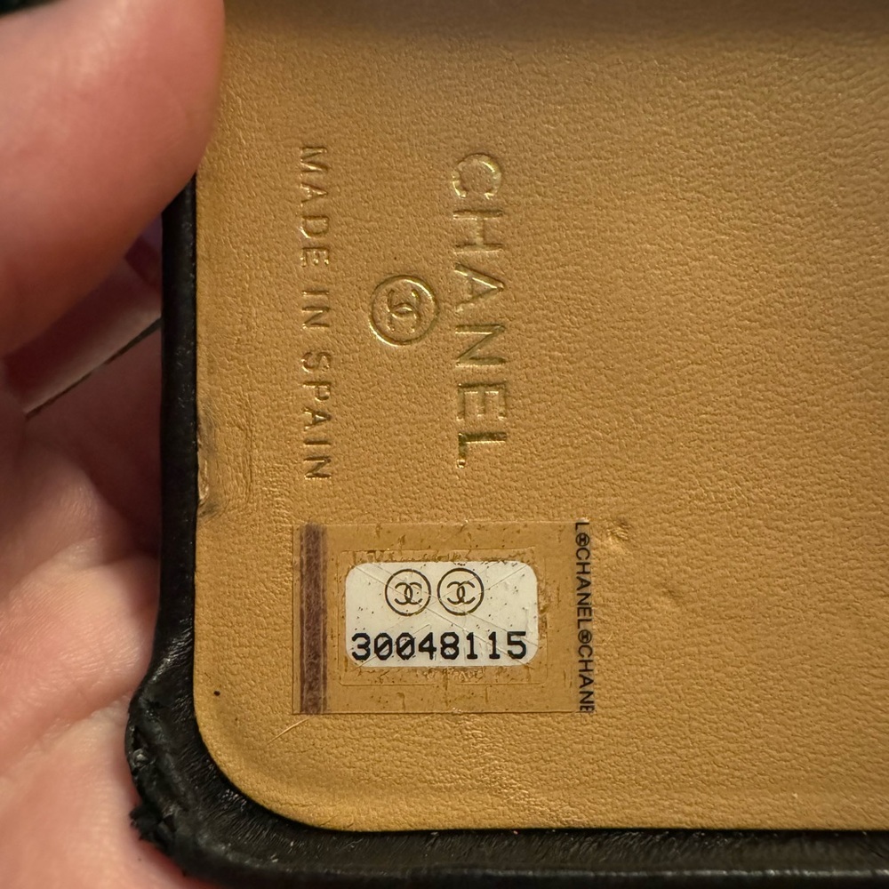 AUTHENTIC CHANEL Tan Black Matelasse Leather Interlocking CC Quilted Phone Case - Picture 14 of 16